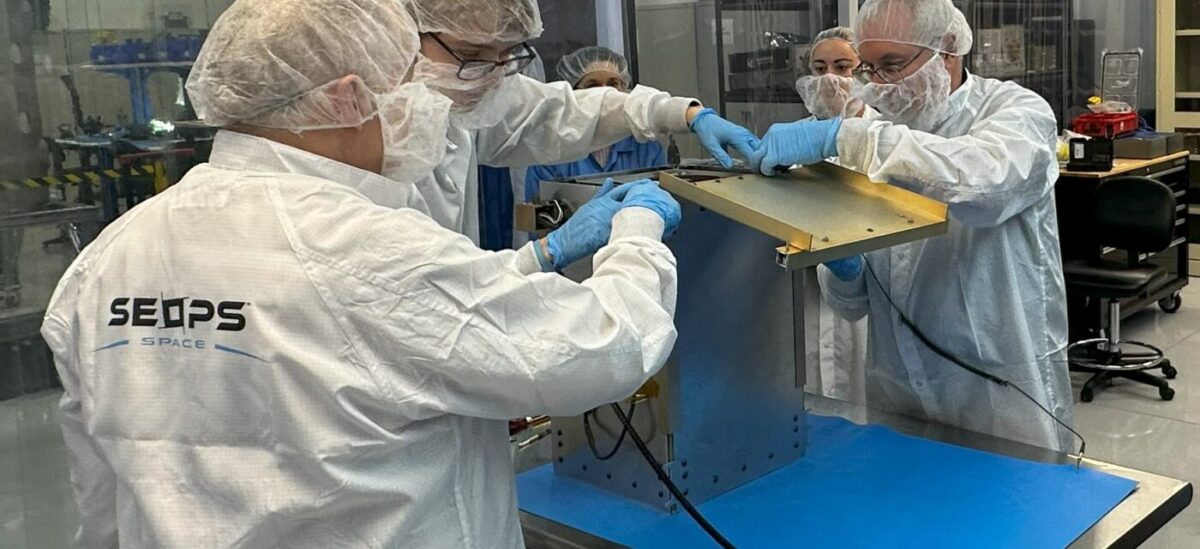 Der Mauve-Satellit in der Fertigung. Foto: C3S LLC/SEOPS