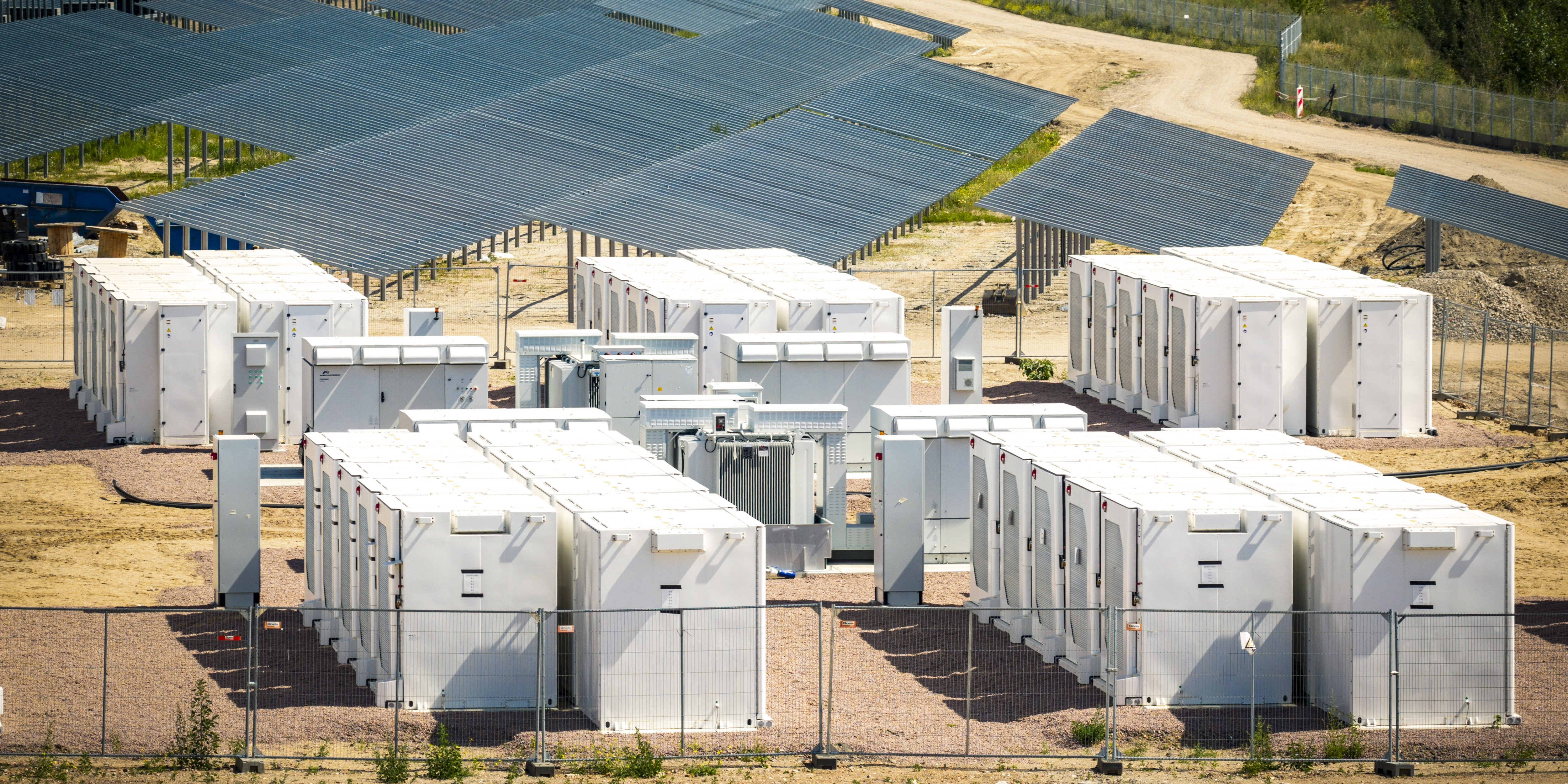 Batteriespeicher erleben Rekordjahr: Warum plötzlich alle in Co-Location investieren