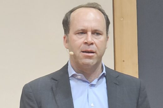 Technologieberater Georg Stieler, beobachtet schon seit vielen Jahren die Roboterbranche in China. Foto: M. Ciupek