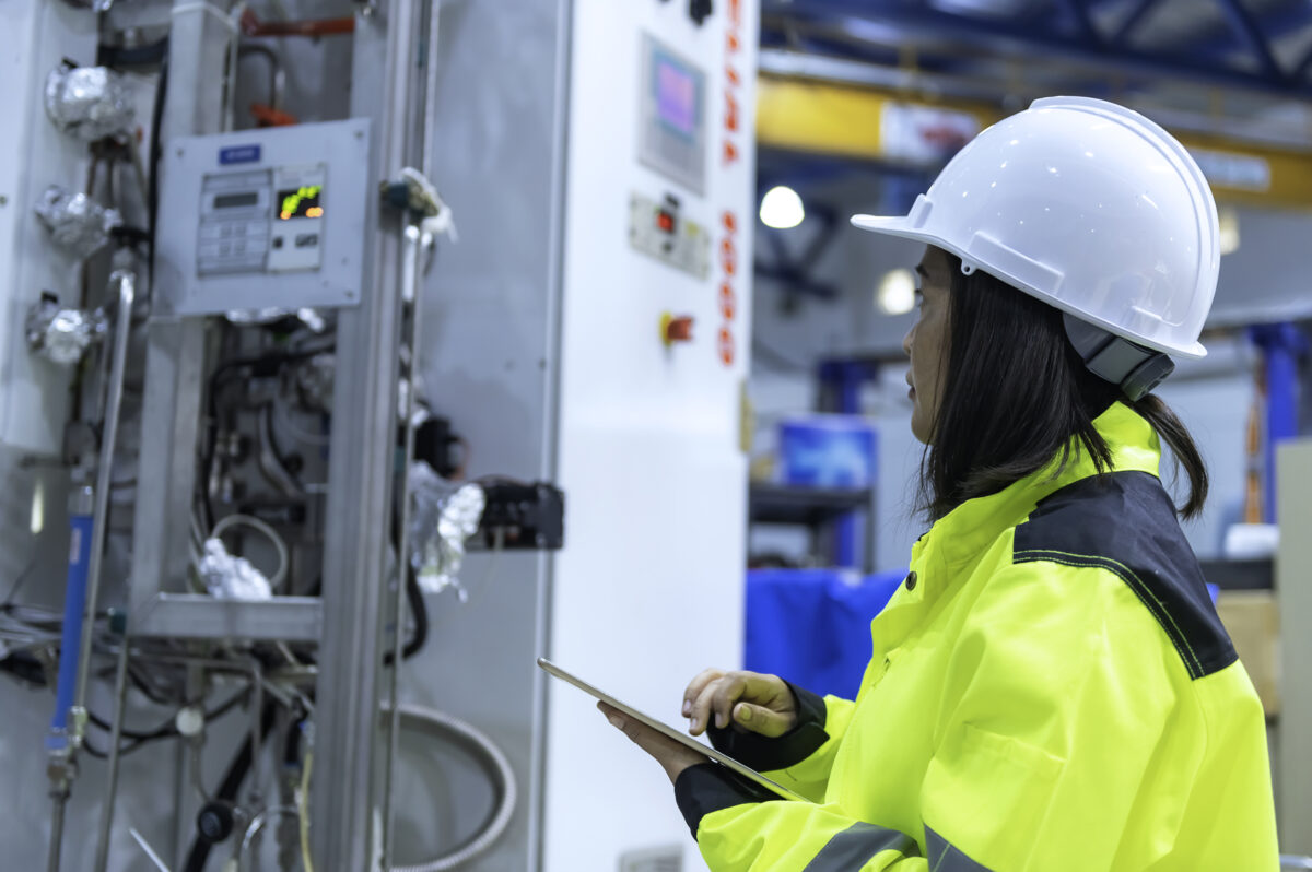 Elektrolyse-Anlagen mit mehreren 100 MW Leistung erfordern komplexe Planung – von der Netzanbindung bis zur Prozessoptimierung. Foto: Smarterpix/reewungjunerr