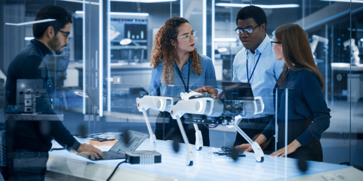 Deutschland setzt auf KI-Souveränität: Chancen bei Edge AI und vertrauenswürdiger KI, doch Bürokratie und Regulierung bremsen Innovation

Foto: Smarterpix/Gorodenkoff