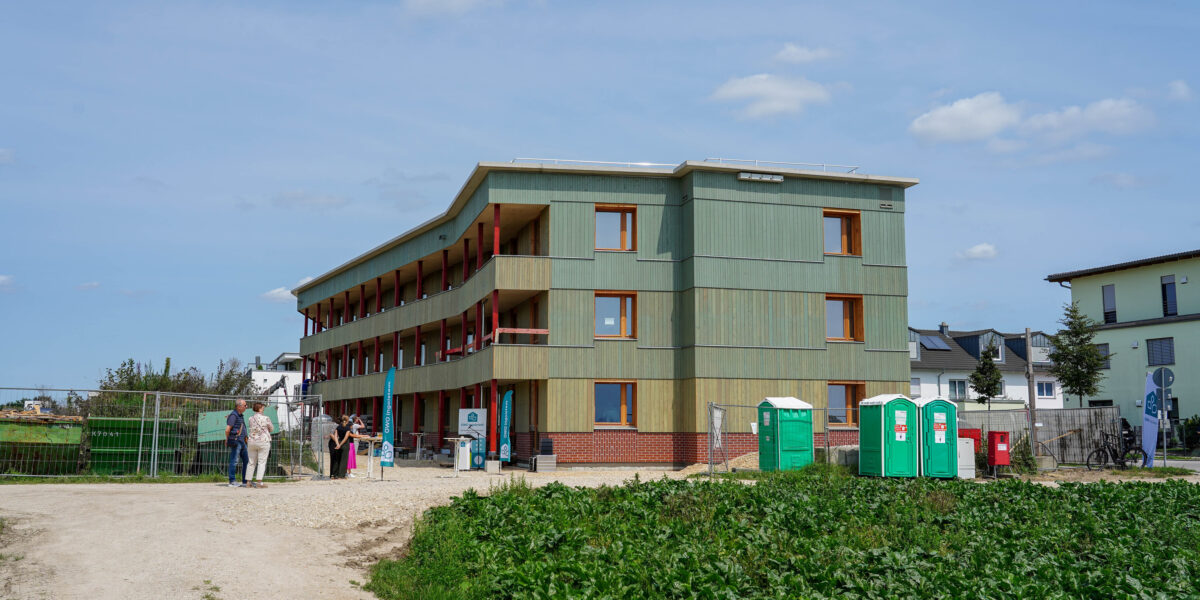 Das "Haus Fast ohne Heizung" gehört zu den Pilotprojekten des Gebäudetyps E in Bayern. Foto: StMB/Winszczyk