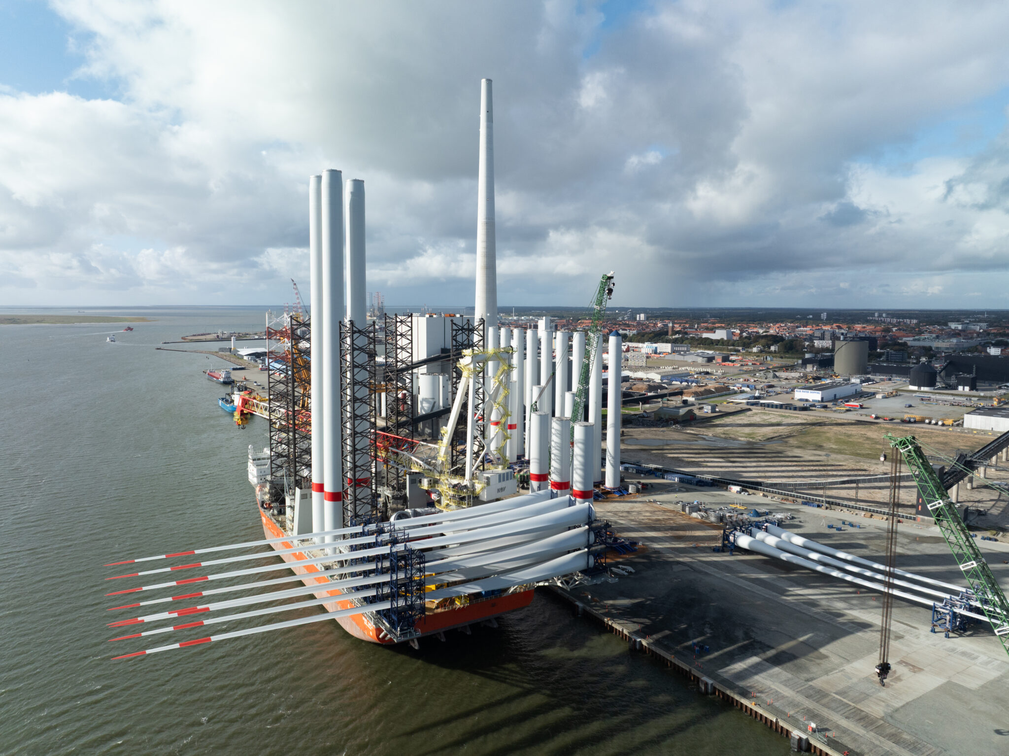 weltpremiere-in-der-nordsee-halbzeit-bei-deutschlands-gr-tem-offshore