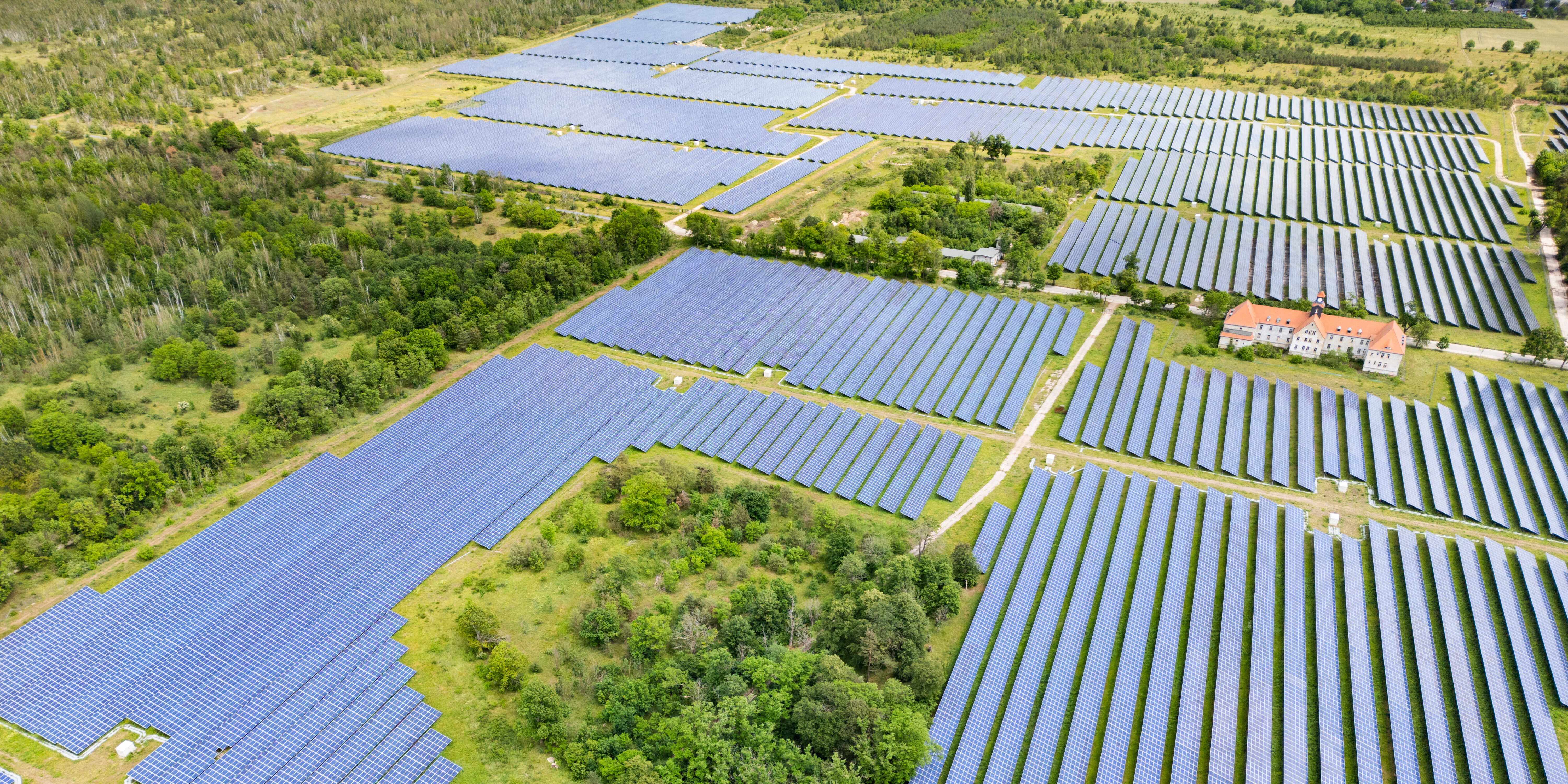 Premiere in Thüringen: Erster Solarpark stabilisiert das Stromnetz