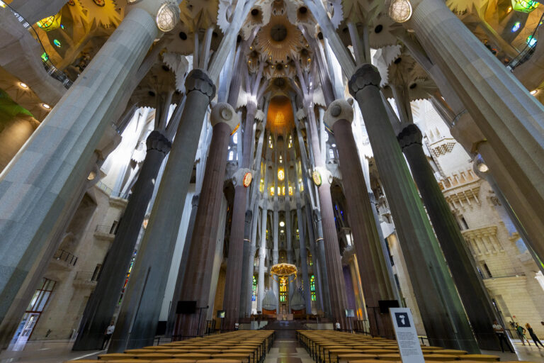 Kirchenschiff der Sagrada Família