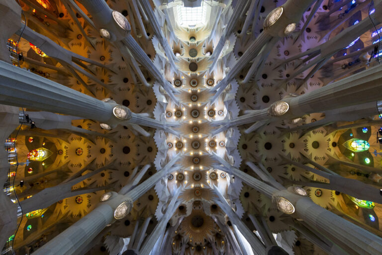 Gewölbedecke der Sagrada Familia