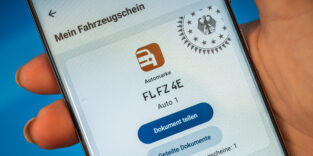 So sieht sie aus: Die neue i-Kfz-App zeigt den digitalen Fahrzeugschein direkt auf dem Smartphone