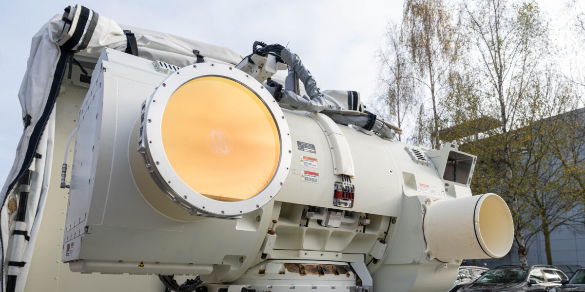 Großbritannien treibt die Laserwaffentechnik voran: Dragonfire verspricht präzise Drohnenabwehr bei minimalen Einsatzkosten.

Foto: picture alliance / Cover Images/Jack Eckersley/UK MOD © Crown c