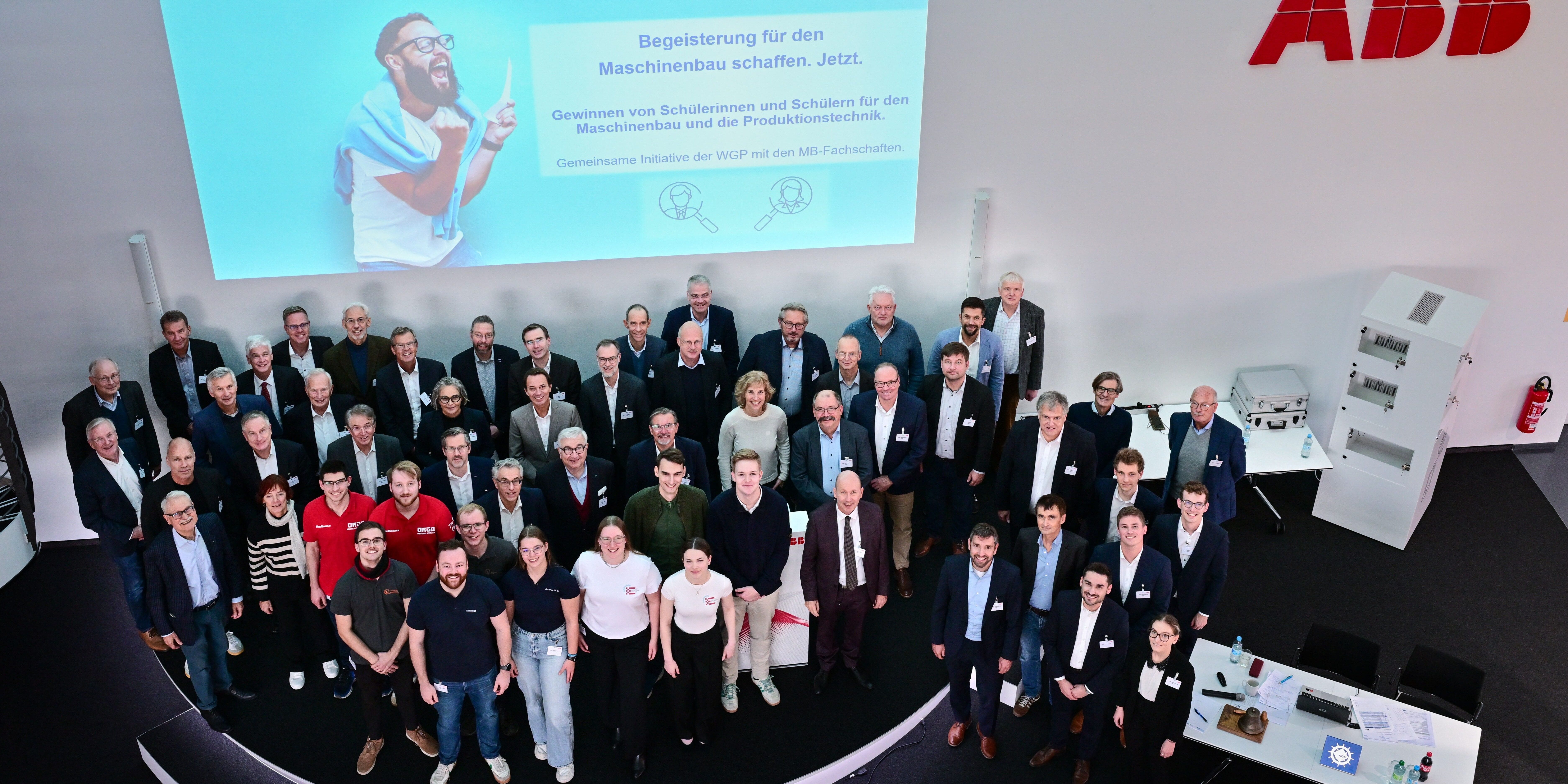 Mit Social-Media-Influencern und RoboRangeln Schüler für MINT begeistern