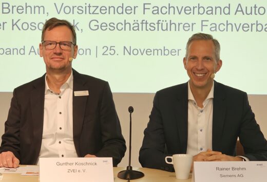 Gunther Koschnick (li.), Geschäftsführer des ZVEI-Fachverbands Automation, und Rainer Brehm, Vorsitzender des ZVEI-Fachverbands Automation, präsentierten in Nürnberg die aktuellen Geschäftszahlen der Branche. Foto: M. Ciupek