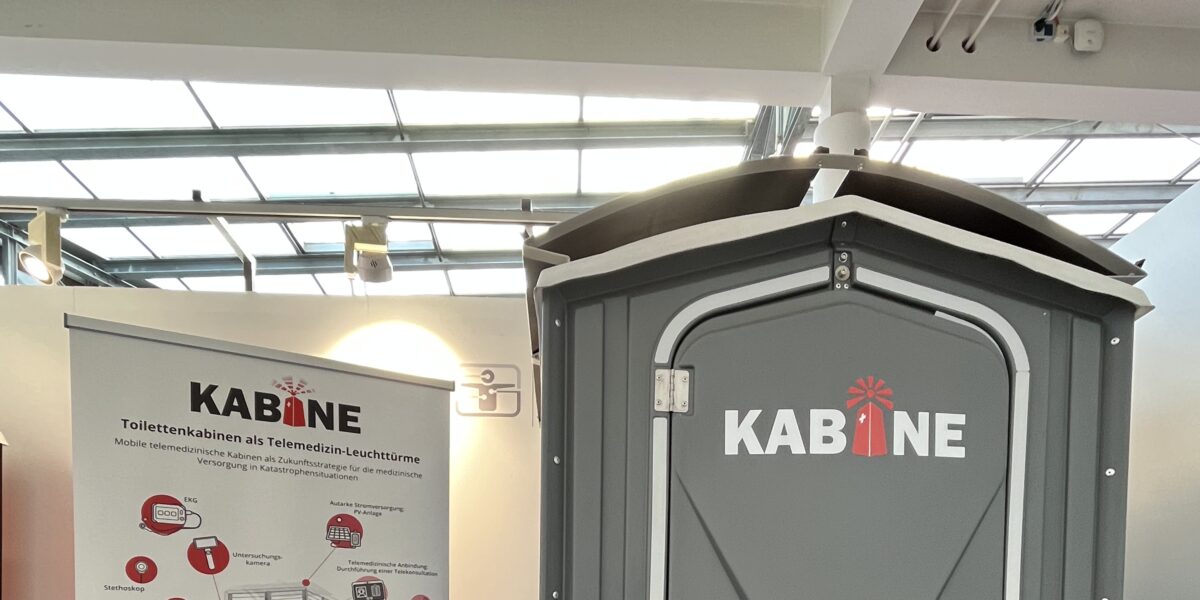 Toilettenhäuschen mit Telemedizin-Funktion an der Aachener Uniklinik. Foto: Uniklinik RWTH Aachen