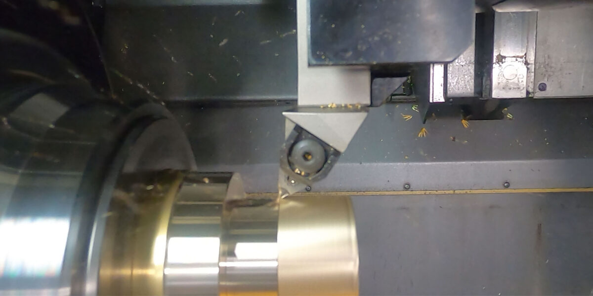 Bei den Tests im TechCenter zeigte sich, dass Standardwerkzeuge wie der im Bild gezeigte "Logiq6Turn" hervorragend im bleifreien Material funktionieren. Nur für eine Operation kam ein Sonderwerkzeug zum Einsatz. Foto: Iscar