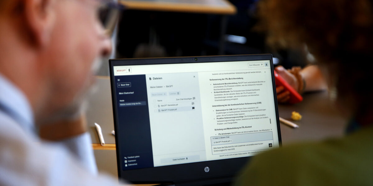 BärGPT startet in den Berliner Verwaltungen – mit strengen Datenschutzstandards und einer kontrollierten Wissensdatenbank. 

Foto: www.constanzeflammme.de/CityLAB Berlin
