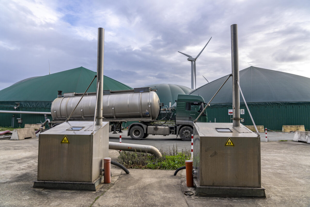 Deutschland produziert derzeit rund 10 bis 13 TWh Biomethan pro Jahr. Studien und Branchenverbände gehen allerdings von einem Potenzial von 100 bis etwa 150 TWh pro Jahr bis 2030 aus. Foto: picture alliance / Jochen Tack