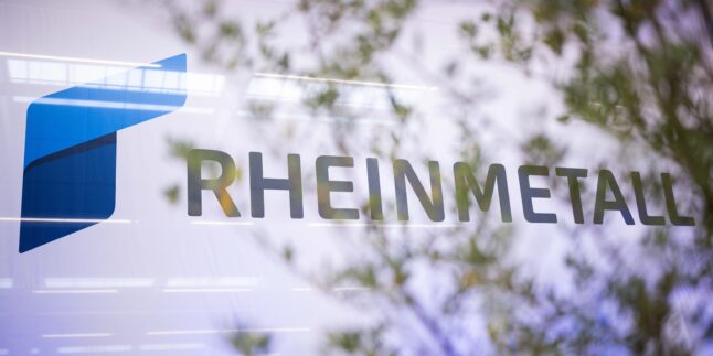 Logo Rheinmetall auf Artilleriewerk