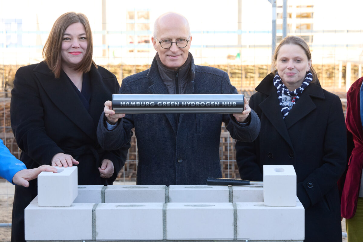 Die Grundsteinlegung mit Hamburgs 1. Bürgermeister Peter Tschentscher am 1. Dezember. Foto: picture alliance/dpa | Georg Wendt