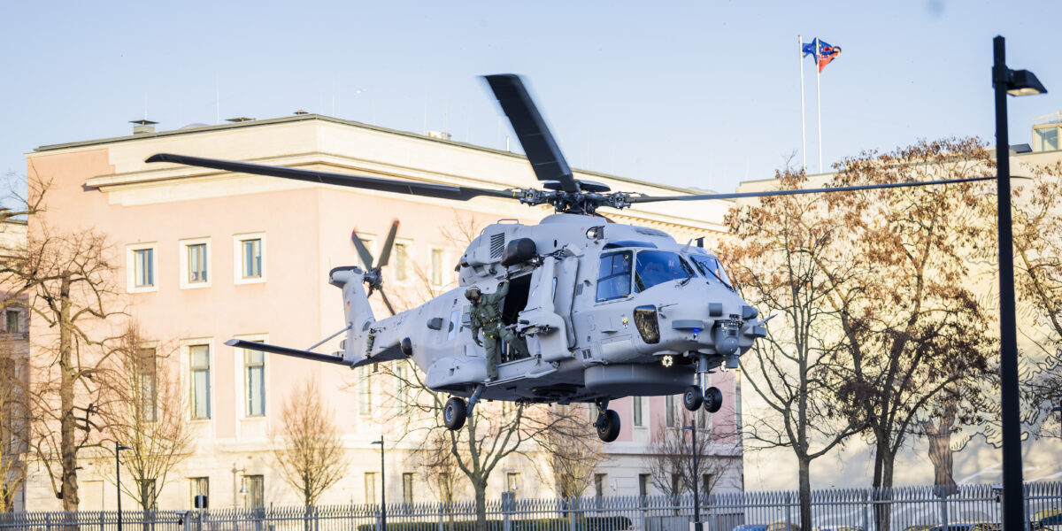 Der NH-90 Sea Tiger im Anflug