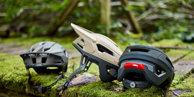 Schützt den Kopf und bietet nützliche Funktionen: Der Fahrradhelm Canyon Deflectr RLS besitzt einen besonderen Aufbau. Er verfügt über ein magnetisches Rücklicht. Foto: Canyon