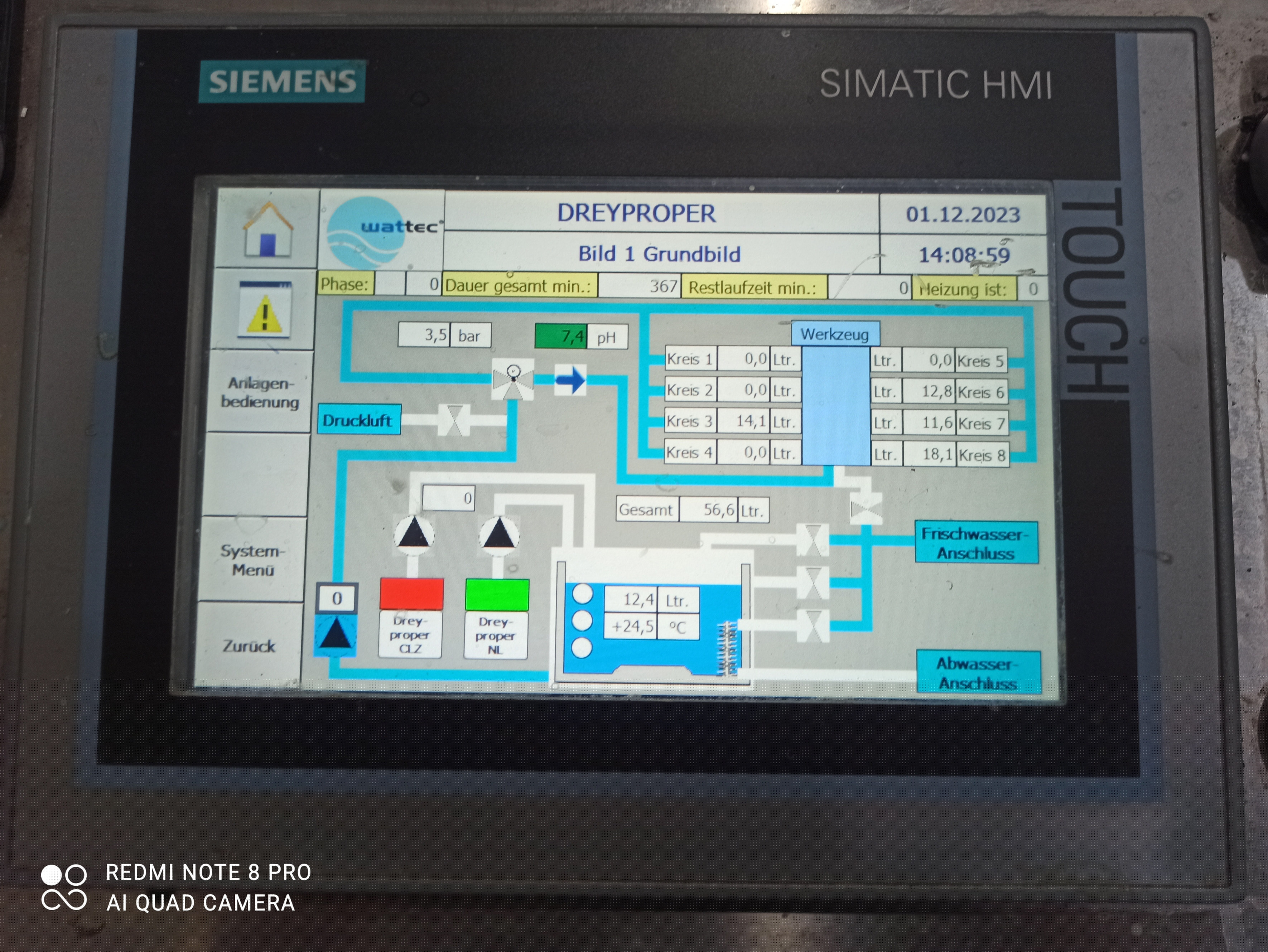 Bediendisplay des „Dreyproper 4.2" zur Steuerung und Überwachung des Reinigungsprozesses in den Kühlkanälen von Spritzguss-Werkzeugformen.
Foto: wattec