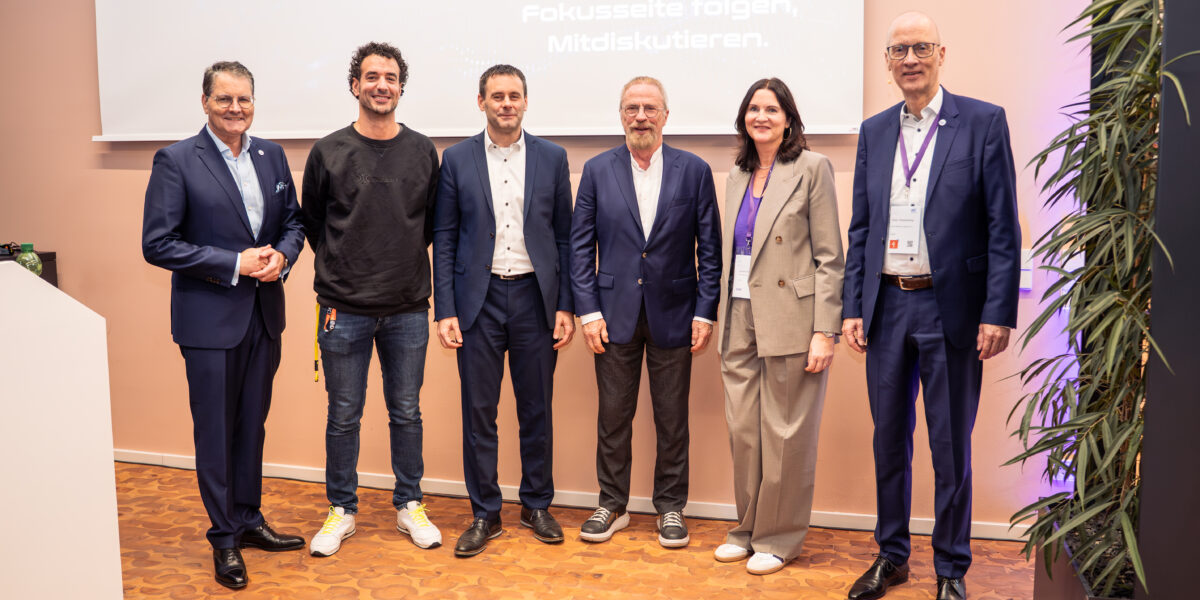 Der VDI-Kongress smartAI 2025 macht deutlich: Europas Industrie kann mit KI aufholen – durch Ingenieurkompetenz, Datensouveränität und praxisnahe Lösungen.

Foto: VDI Wissensforum 