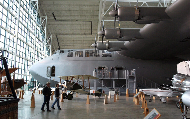 Die Hughes H-4 im Evergreen Aviation & Space Museum.