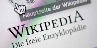Wikipedia feiert 25. Geburtstag und gerät zunehmend unter Druck. Foto: picture alliance/dpa/Sebastian Gollnow