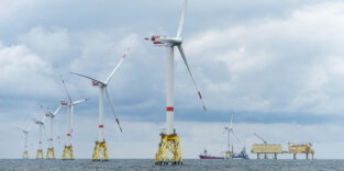 Offshore-Windpark Nordsee Ost, Betreiber RWE, nördlich Helgoland...