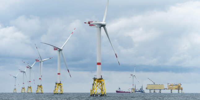 Offshore-Windpark Nordsee Ost, Betreiber RWE, nördlich Helgoland...
