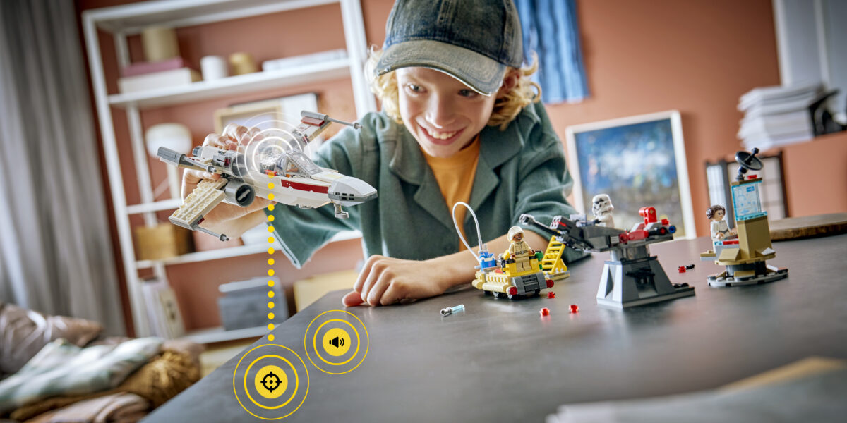 Das SmartPlay-Konzept, welches Lego auf der CES 2026 präsentiert, erinnert starkt an den Lego-MyBot aus dem Jahr 2000. Foto: LEGO Group