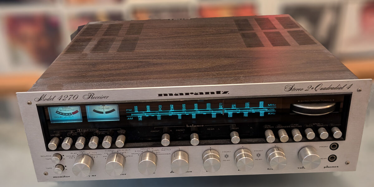 Nur auf den ersten Blick angestaubt: Hi-Fi-Komponenten wie dieser Marantz-Receiver ermöglichen auch heute noch hochwertigsten Hörgenuss. Foto: Ken Fouhy