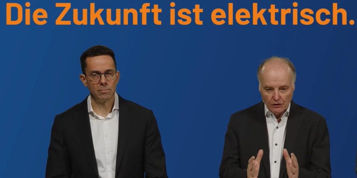 ZVEI-Präsident Dr. Gunther Kegel (re.) und Wolfgang Weber