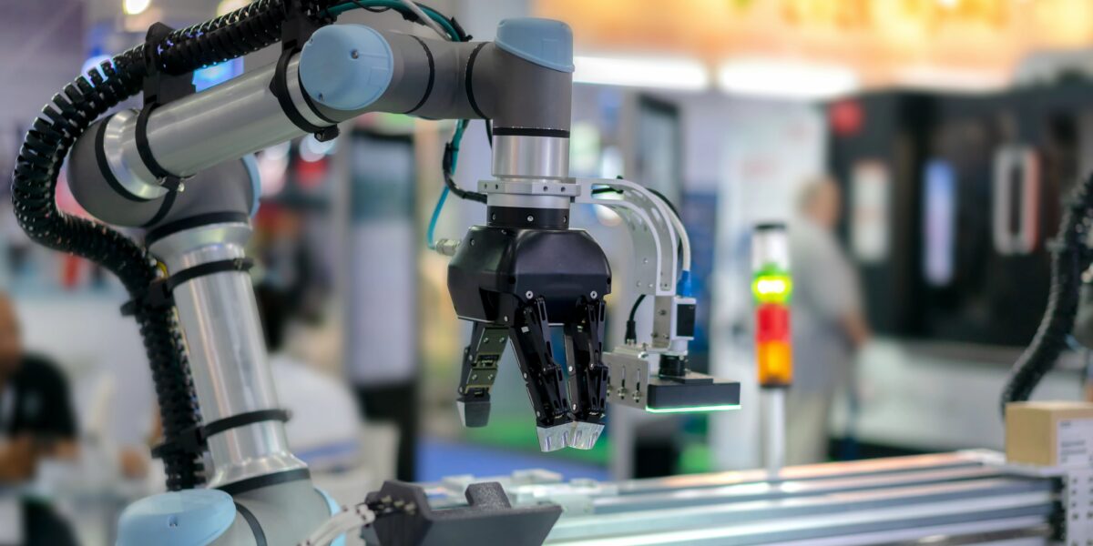 Die Automatisierungsbranche ist bereit, sich ihren wachsenden Aufgaben zu stellen. Gebremst wird sie noch von Krieg und Krisen. Foto: smarterpix/phunitiphat@gmail.com