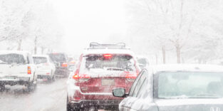 Autos im Schneesturm