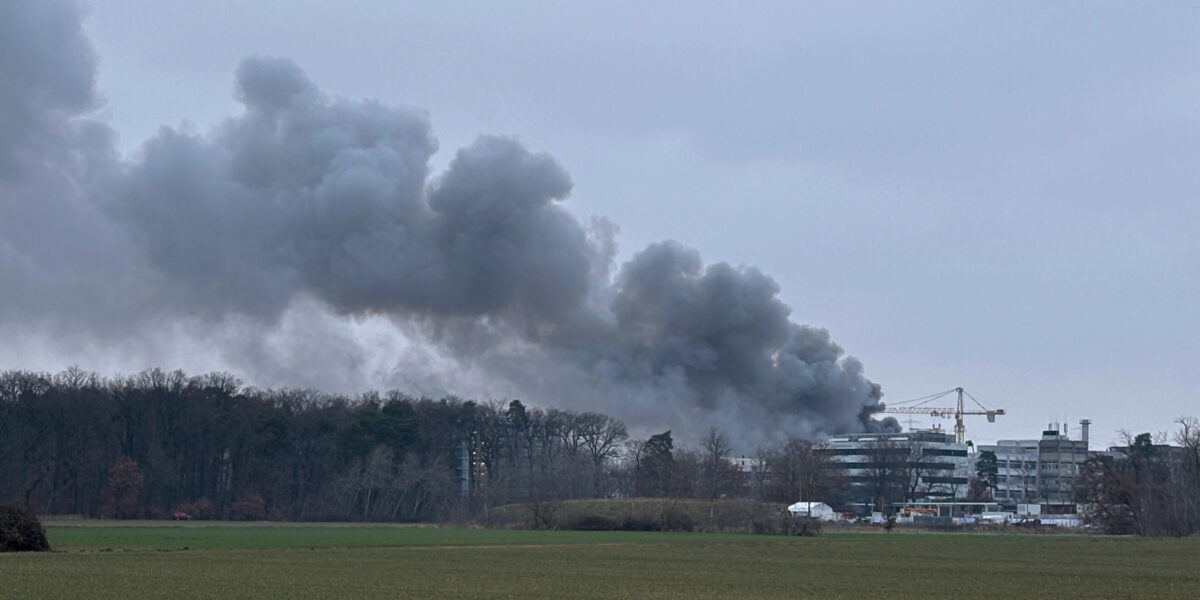 Das Helmholtzzentrum in Darmstadt brennt.
