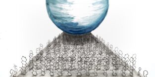 Handgezeichnete Skizze von organischen Molekülen, die in einem Rasterkraftmikroskop mechanisch durch eine Nano-„Nadel“ (blau gezeichnet) zusammengedrückt werden