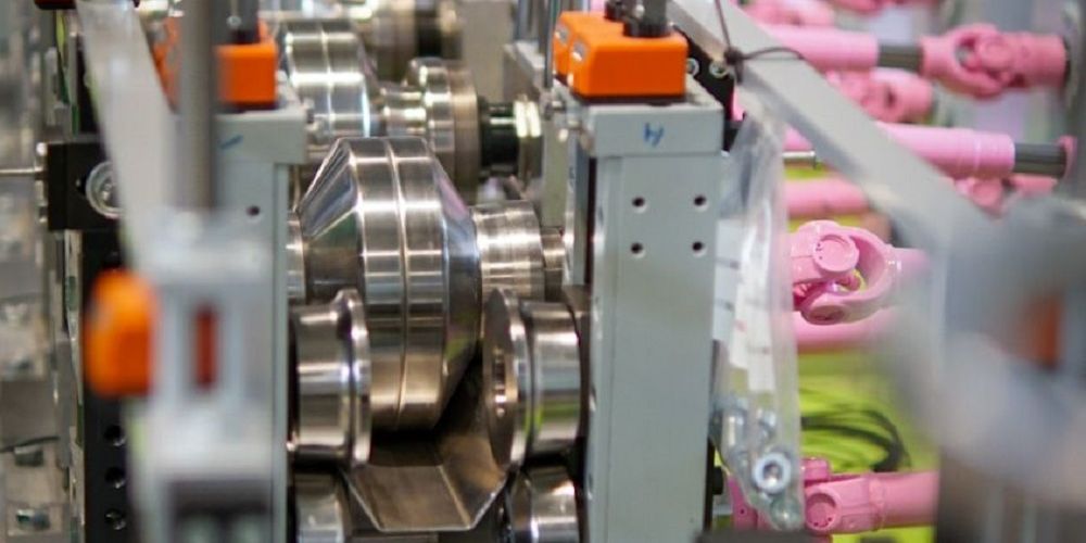 Magnesiumblech bei der Umformung. Foto: TU Bergakademie Freiberg 