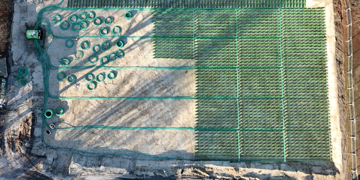 Erwärmeanlage unter einem Sportplatz