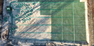 Erwärmeanlage unter einem Sportplatz