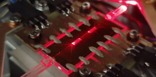 Lasergeschriebener Glaschip