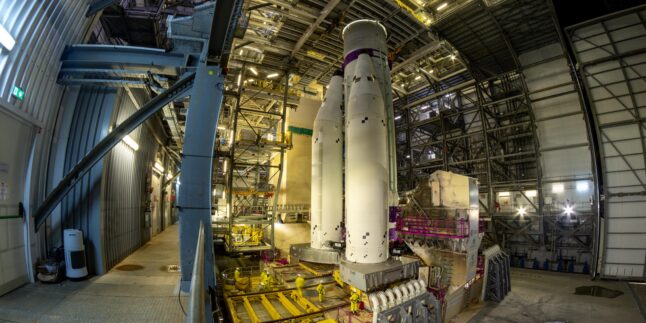 Ariane 64 auf dem Launchpad in Kourou
