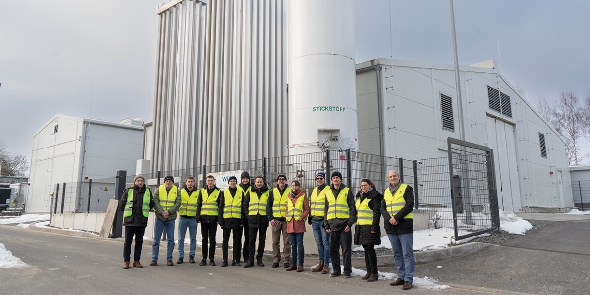 Das Projektteam bei der Führung durch den Energiepark Wunsiedel. Foto: UBT Future Energy Lab Wunsiedel