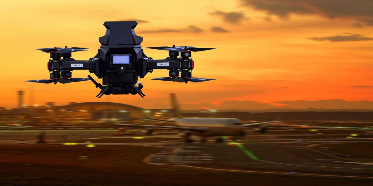 Drohne über Flughafen