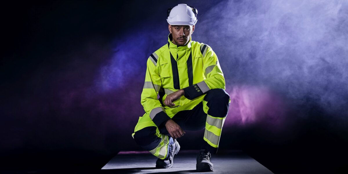 Hochleistungs-Stretch-Materialien sorgen für große Bewegungsfreiheit. Foto: Fristads