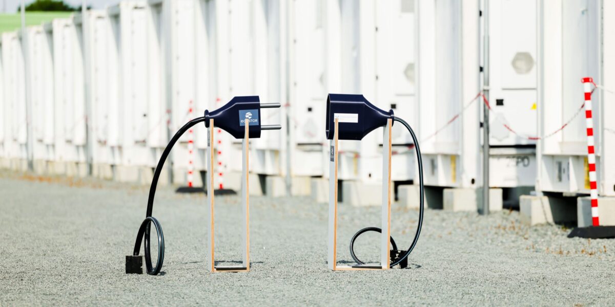 Langzeitspeicher für erneuerbare Energien: Batterie aus Wasserstoff und Eisen könnte Stromnetze über Jahrzehnte stabilisieren. Foto: picture alliance/dpa | Frank Molter 