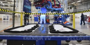 Eine gebrauchte Hochvoltbatterie aus einem zerlegten VW ID.3