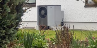 Wärmepumpe an Hauswand