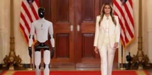 Melanie Trump und Figure 03 auf dem roten Teppich