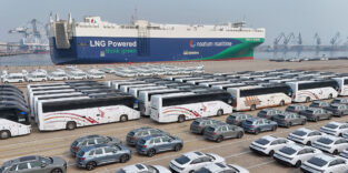 LNG-betriebenes Schiff