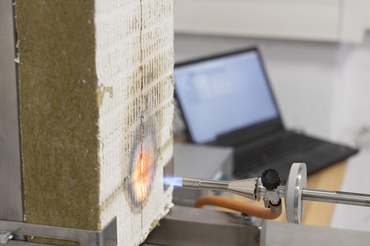 Dazu zählen Produktzertifizierungen, Erstinspektionen und laufende Überwachungen von Herstellwerken ebenso wie brandschutztechnische Prüfungen. Foto: gbd-pta