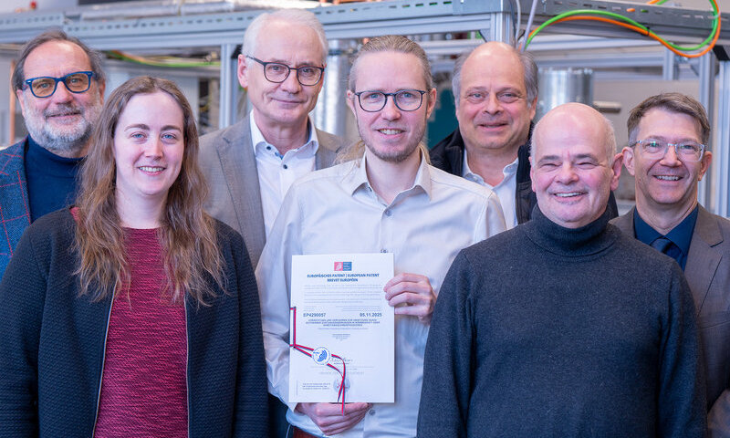 Prof. Dr. Willi Nieratschker, Diana Nett, Prof. Dr. Karl Stoffel (Präsident der Hochschule Koblenz), Christian Braasch, Bernard Lohmanns, Hans-Peter Müller, Prof. Dr. Marc Nadler (v.l.n.r.).